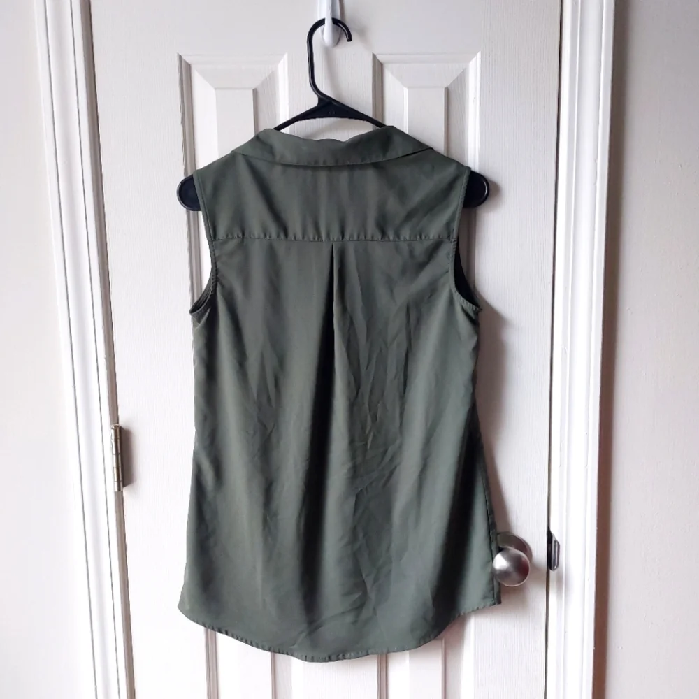 Merona - Green Sleeveless Button-Down Blouse - Picture 3 of 4